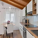 Petrina Apartman Sveti Filip i Jakov