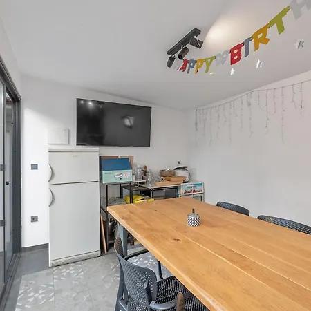 Petrina Apartment *